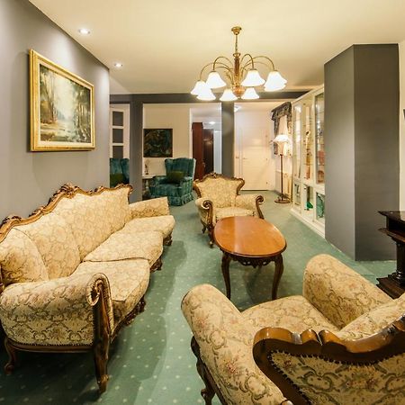 Garni Hotel President De Luxe Kragujevac Esterno foto
