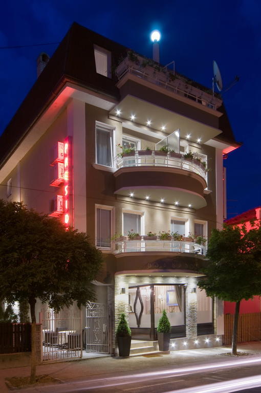 Garni Hotel President De Luxe Kragujevac Esterno foto