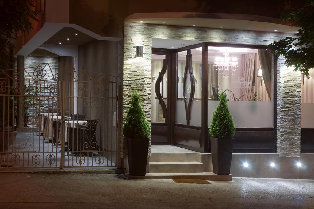 Garni Hotel President De Luxe Kragujevac Esterno foto