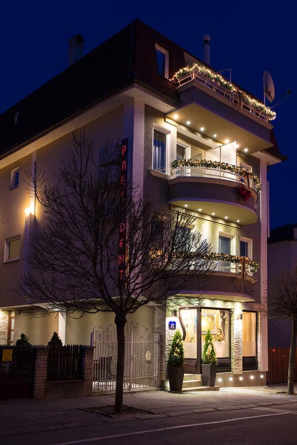 Garni Hotel President De Luxe Kragujevac Esterno foto