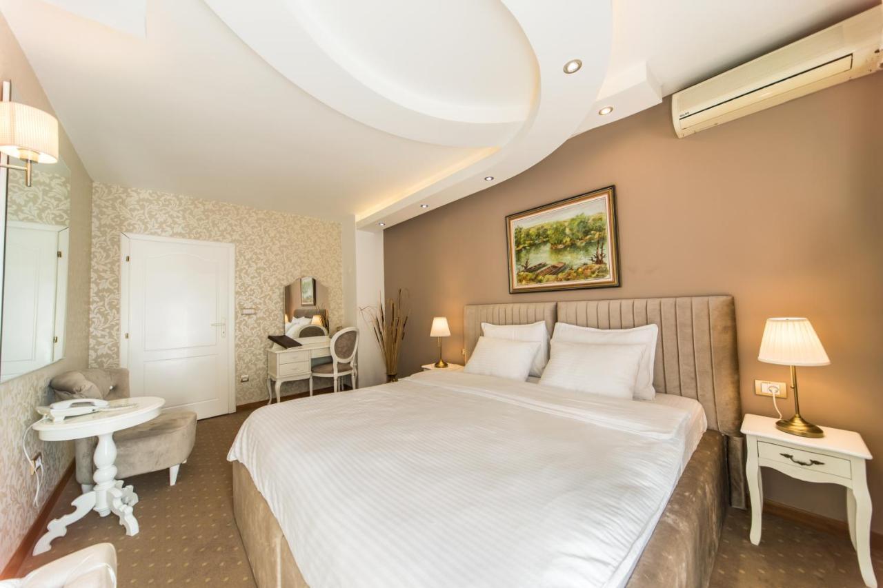 Garni Hotel President De Luxe Kragujevac Esterno foto