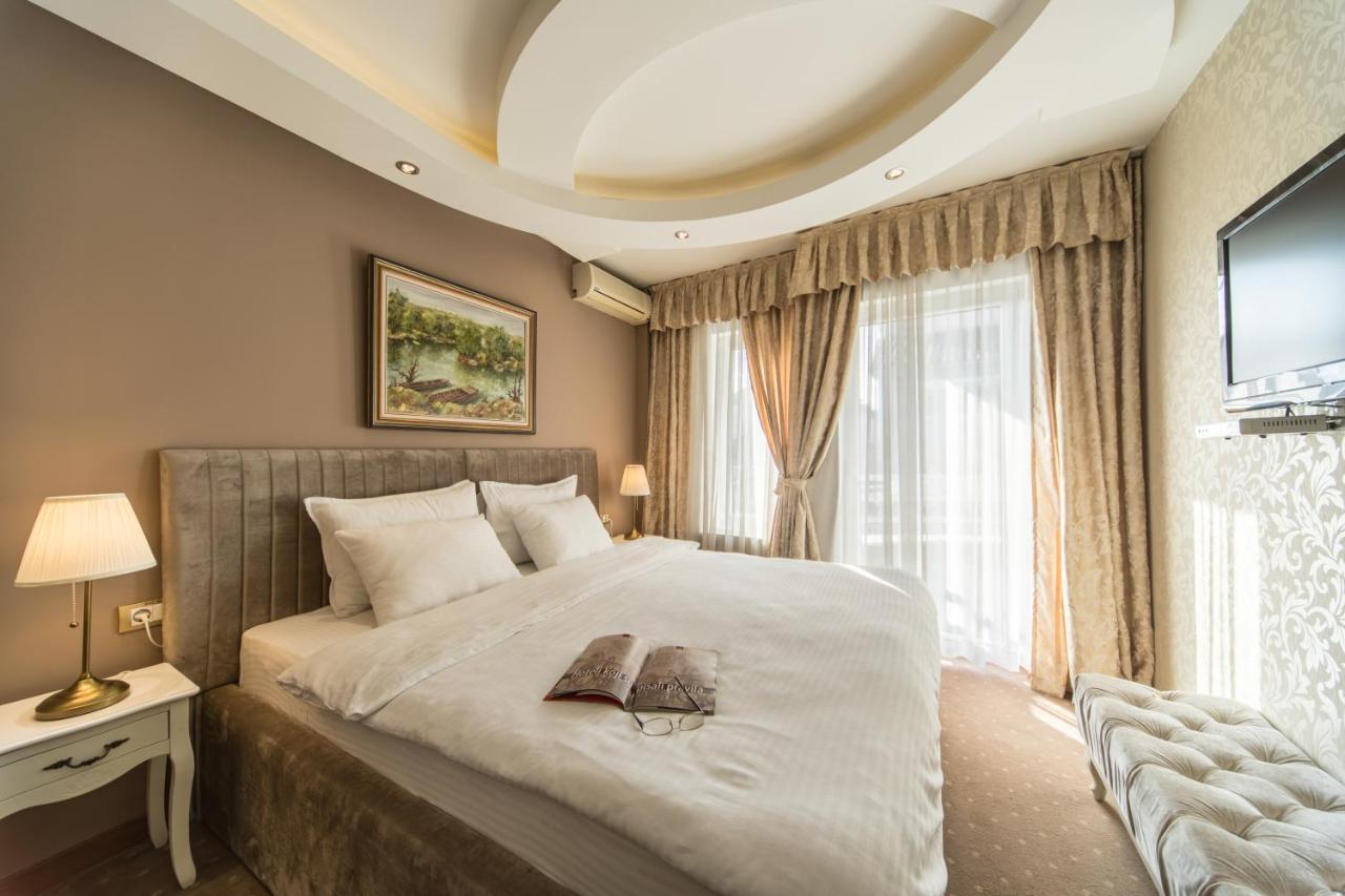Garni Hotel President De Luxe Kragujevac Esterno foto