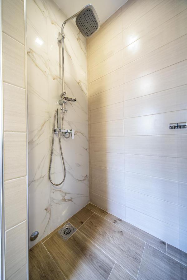 Garni Hotel President De Luxe Kragujevac Esterno foto