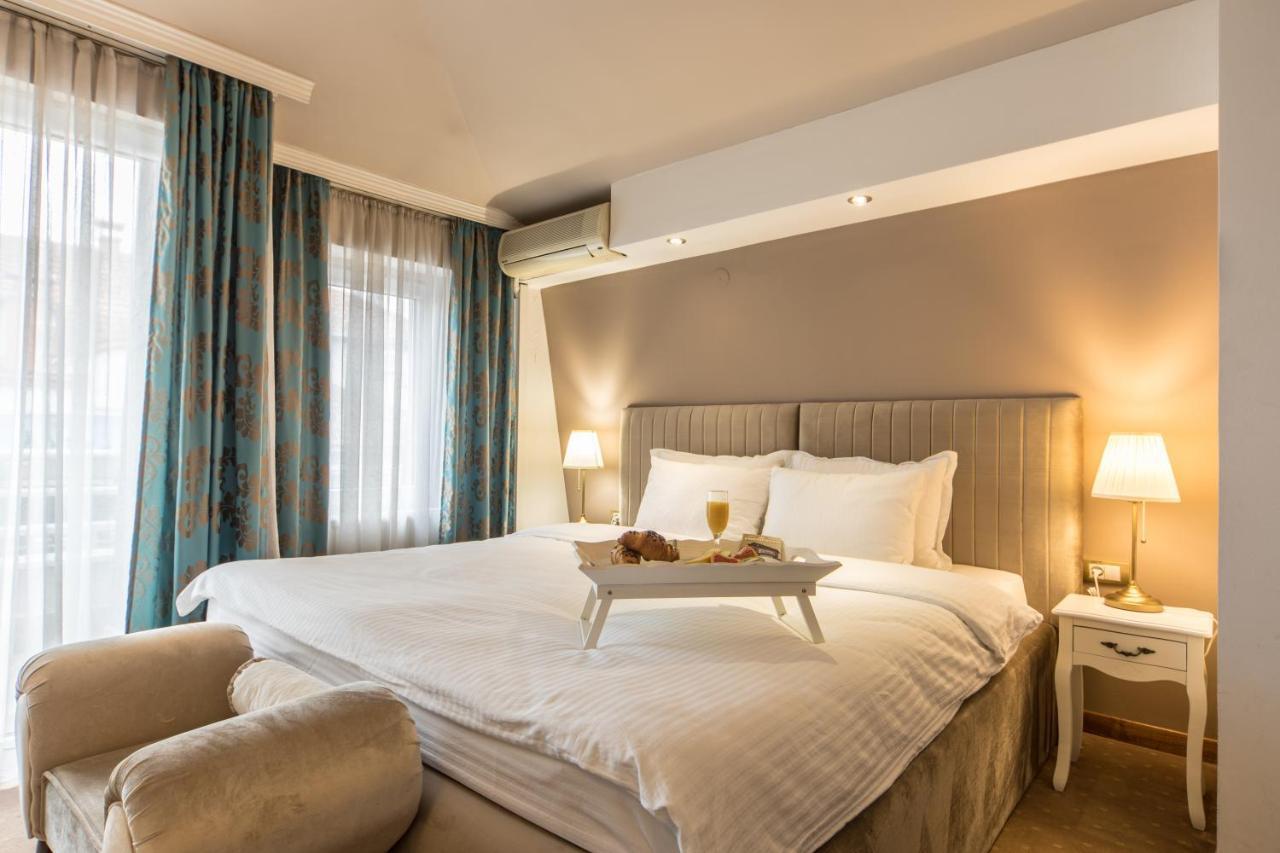 Garni Hotel President De Luxe Kragujevac Esterno foto