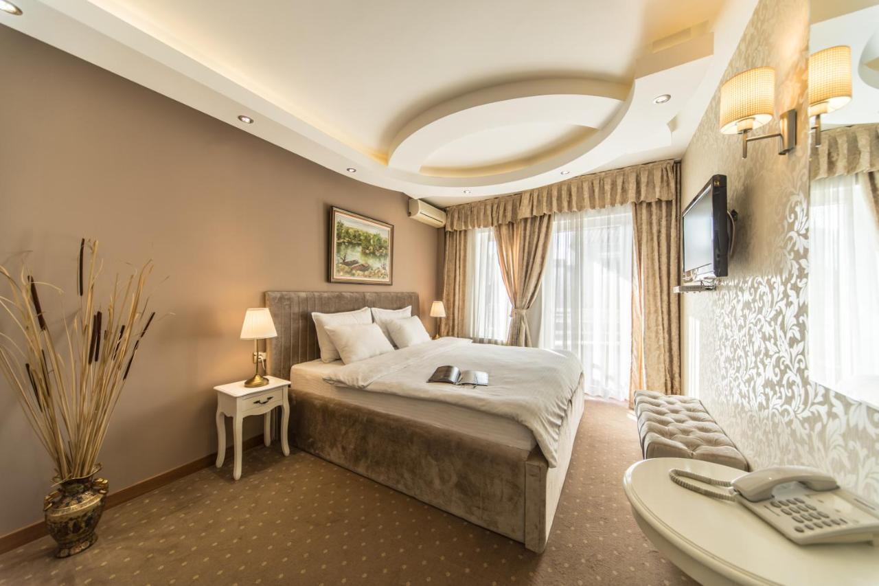 Garni Hotel President De Luxe Kragujevac Esterno foto